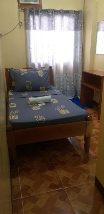 Divine Castle Travelers Inn Корон Екстериор снимка