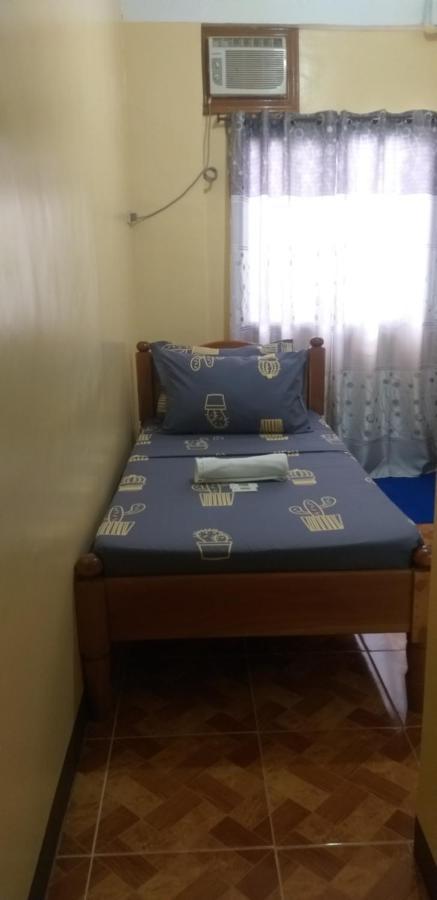 Divine Castle Travelers Inn Корон Екстериор снимка
