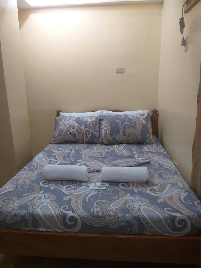 Divine Castle Travelers Inn Корон Екстериор снимка